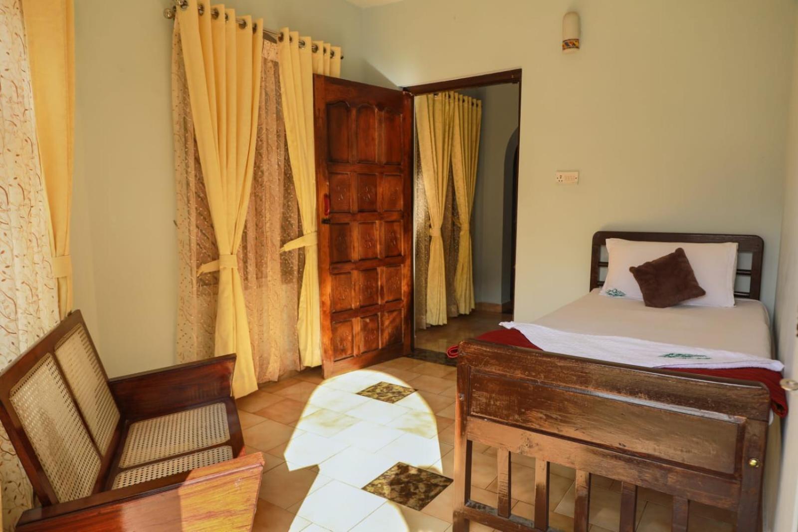 Bob Leisure Hotel Ооти Екстериор снимка