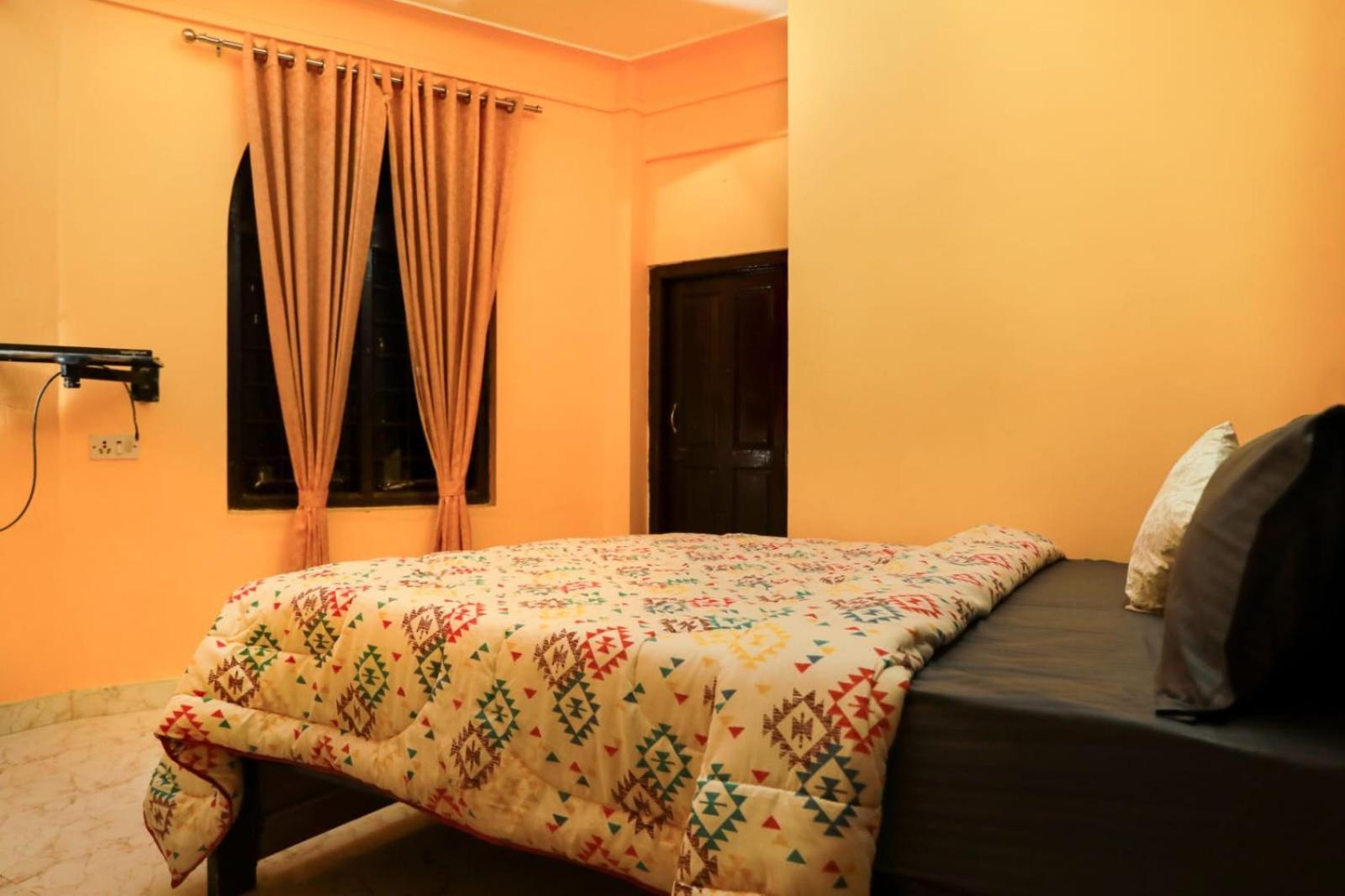 Bob Leisure Hotel Ооти Екстериор снимка